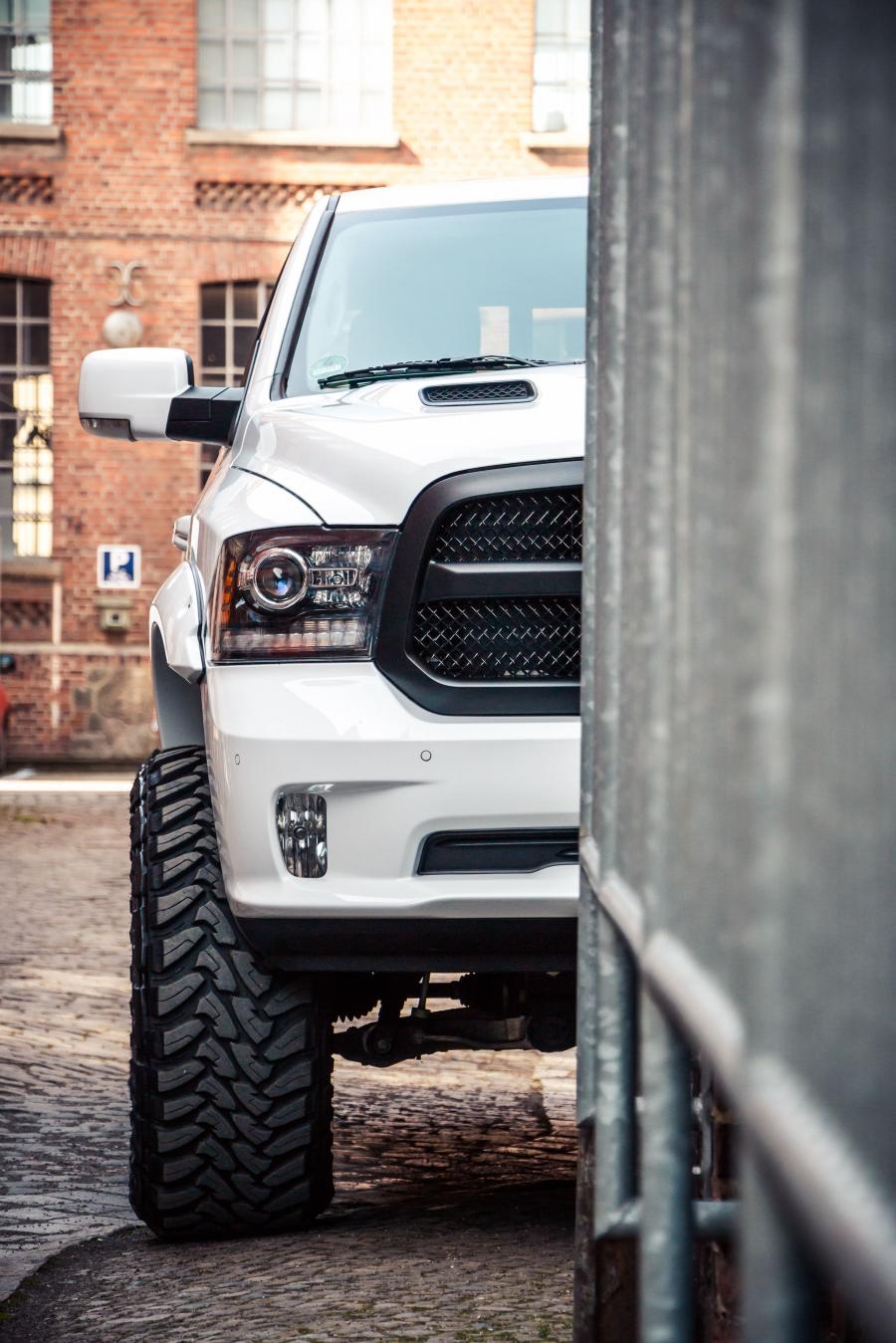 Детали экстерьера Ram 1500 Bigfoot by GME (DS) 2018 года  (фото 7 из 8)